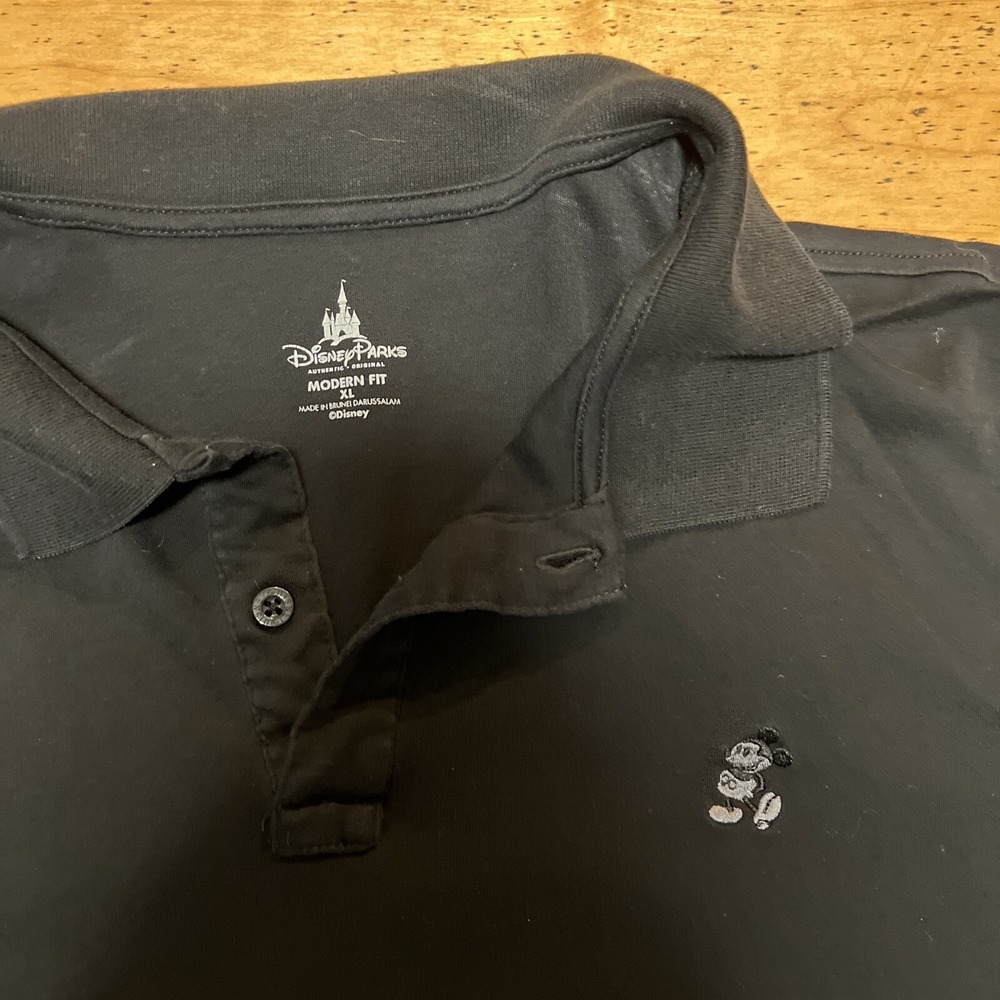 DISNEY PARKS MICKEY MOUSE SHORT SLEEVE EMBROIDERED GOLF POLO MEN'S SIZE LARGE